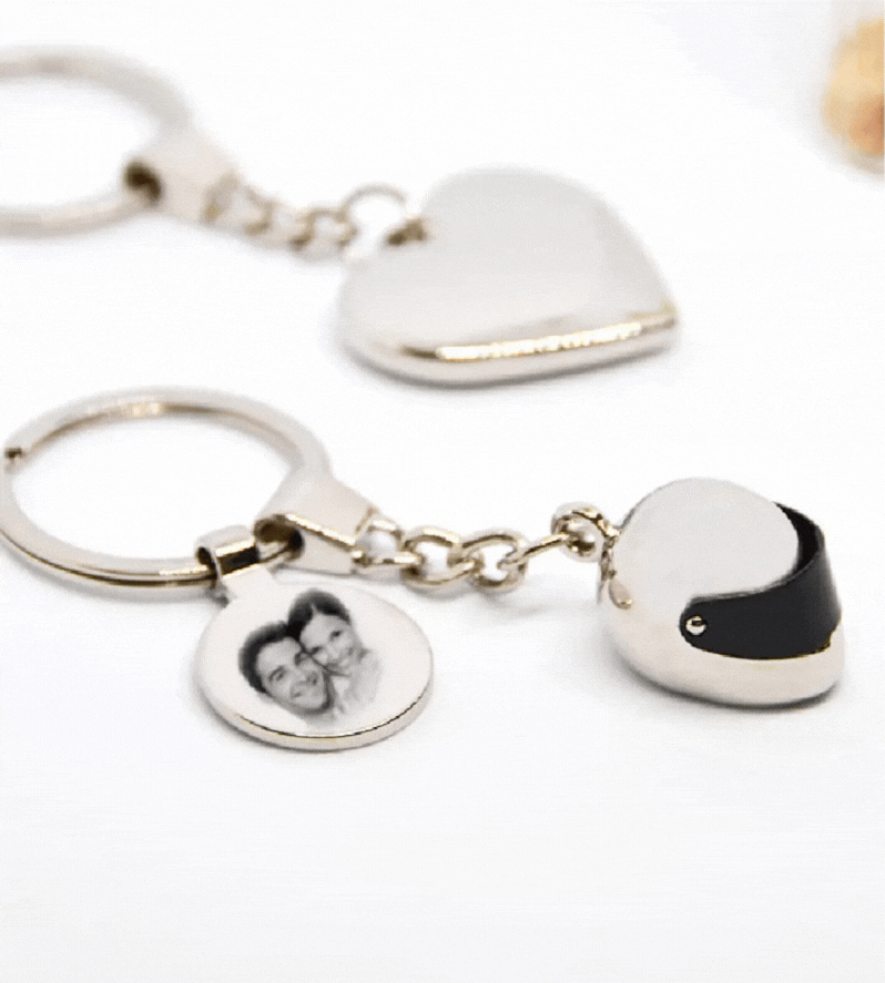 Stylish keychain set featuring heart and personalized photo charms, perfect for custom engraving.