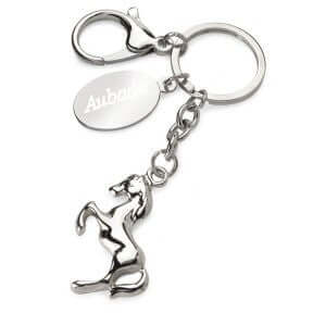 Porte-clés en métal avec un cheval gravé, cadeau original, plaque oval en inox personnalisable avec texte ou motif.