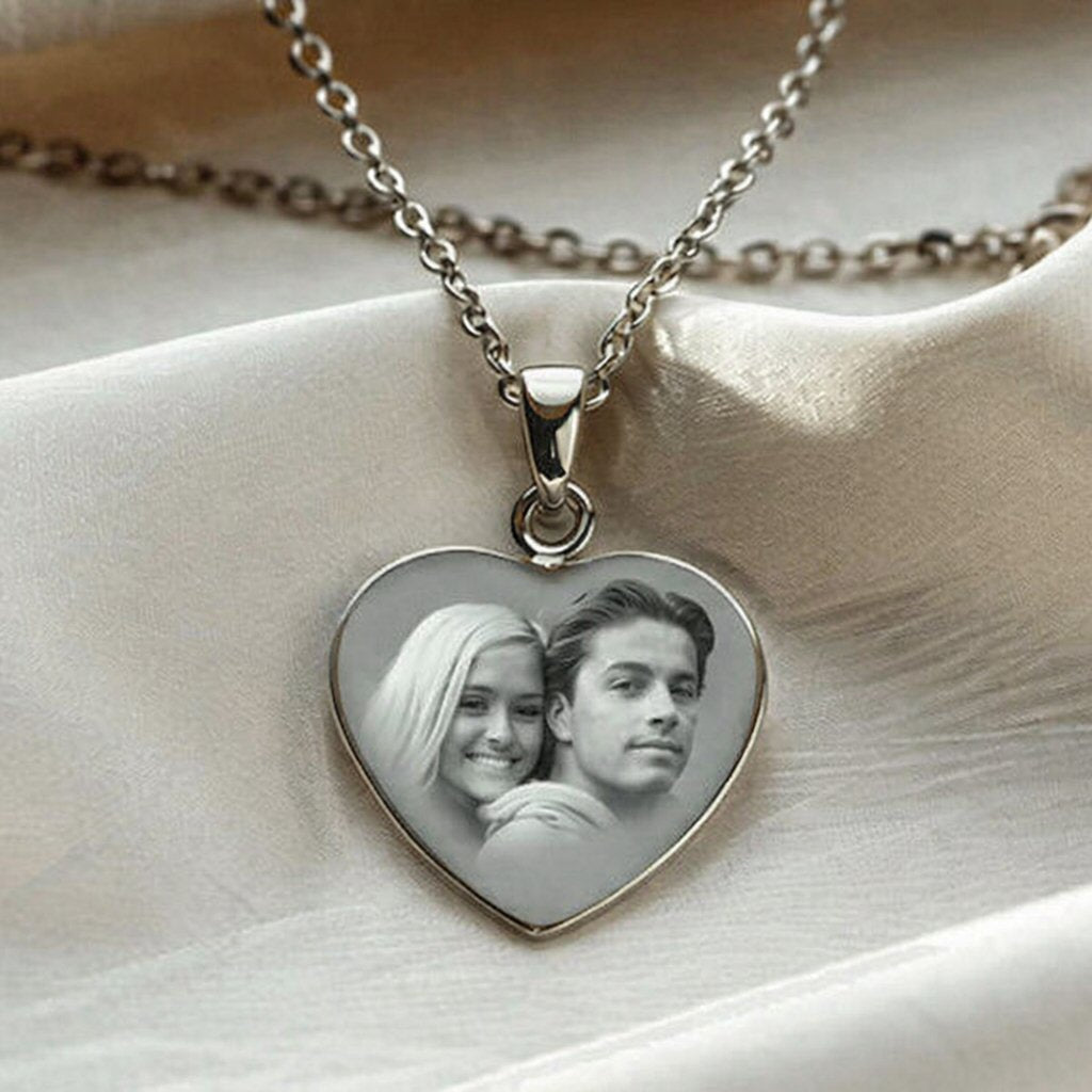 Médaillon cœur love en argent 925/1000ème gravé avec une photo