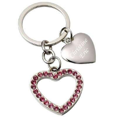 Porte-clés deux cœurs gravé avec strass, personnalisation par gravure texte, idée cadeau originale.