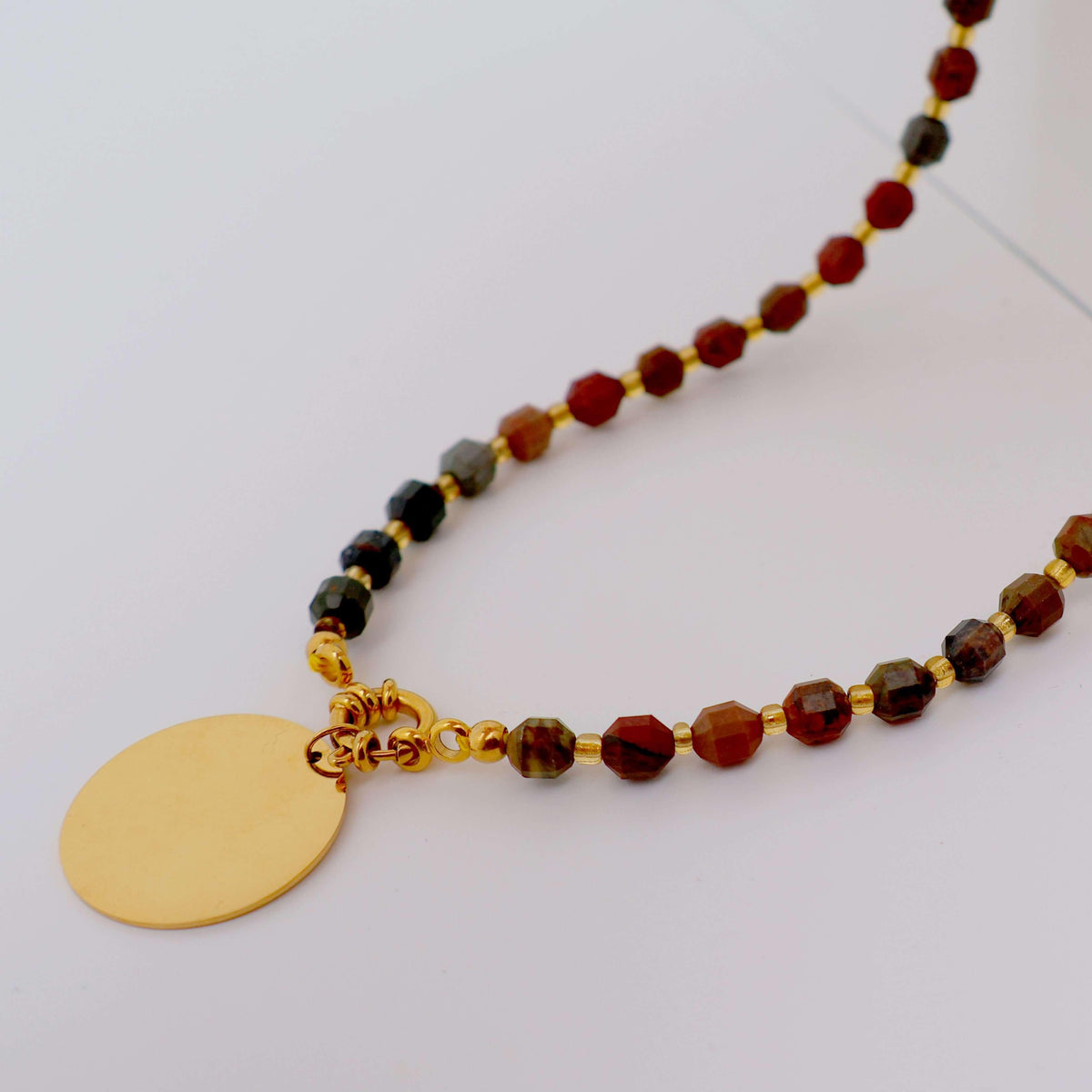 Autumn pearl necklace with engraved stainless steel medal, handmade jewelry in France, personalized pendant.