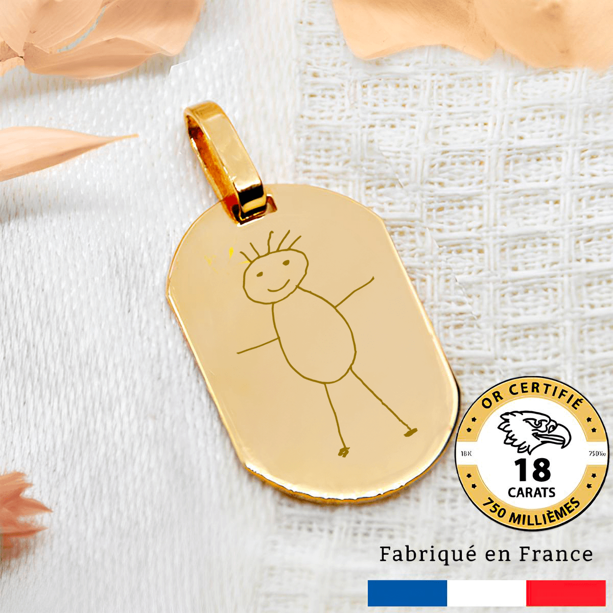 Grande médaille tonneau gravée avec un dessin or 9 carats – Bijou personnalisé