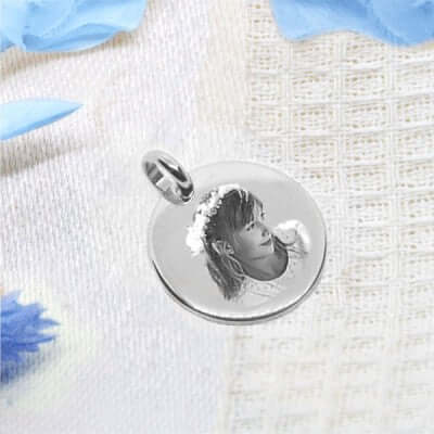 Pendentif rond bombé argent gravé