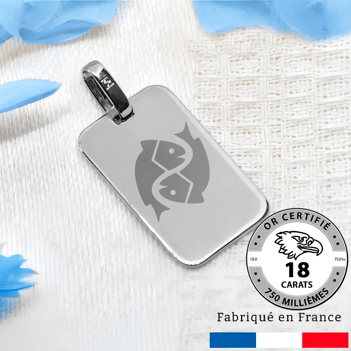 Pattern engraving on a rectangle pendant in 18-carat white gold with personalized engraving, size 2.6x1.8 cm.