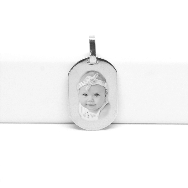 Médaillon en argent 925 avec photo gravée d'un bébé, taille 2,6 cm x 1,7 cm, gravure personnalisée.