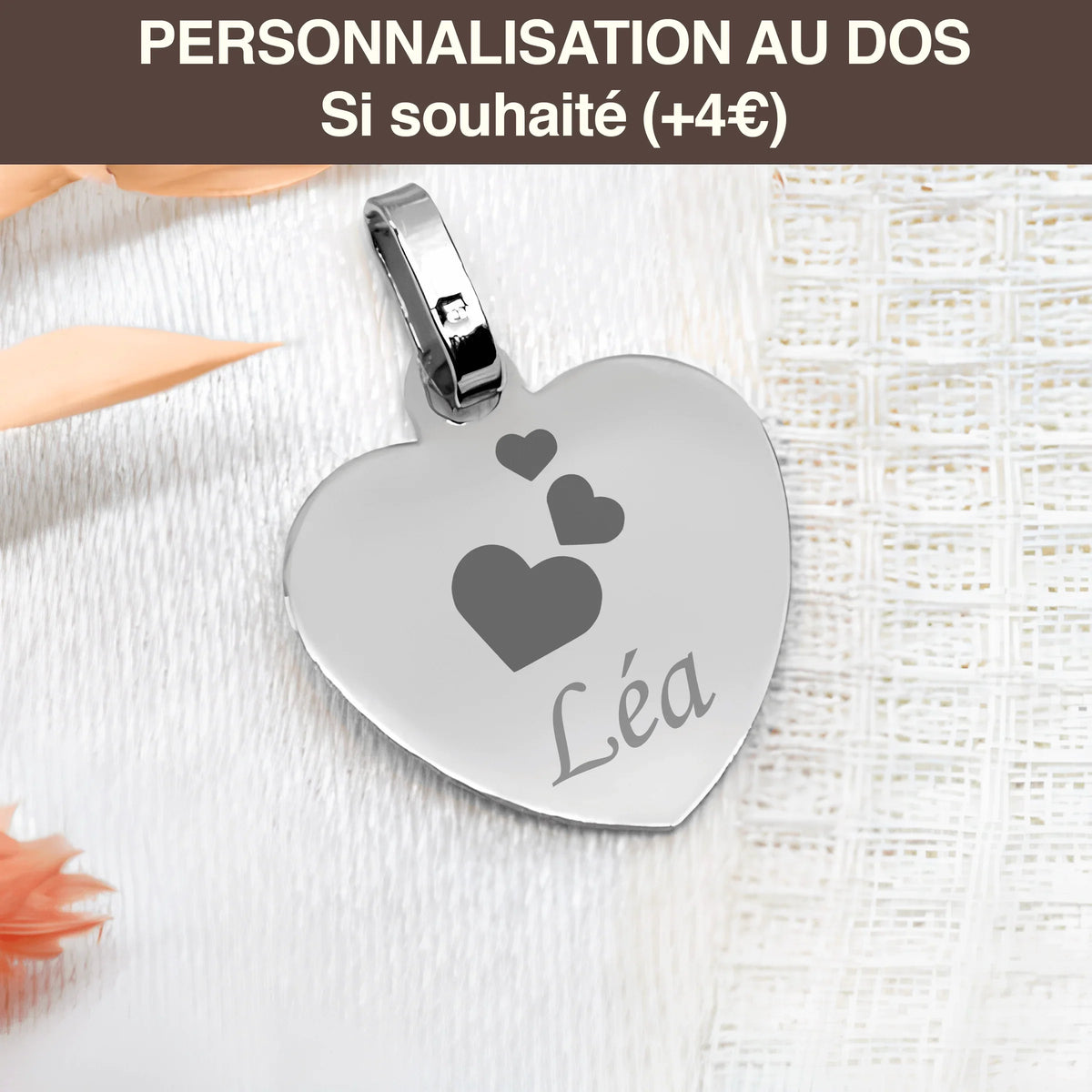 Pendentif cœur personnalisé en argent GravurePhoto avec prénom Léa gravé et motif cœurs