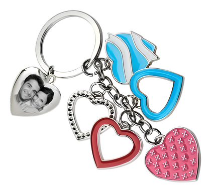 Porte-clés en forme de plusieurs cœurs avec une photo gravée
