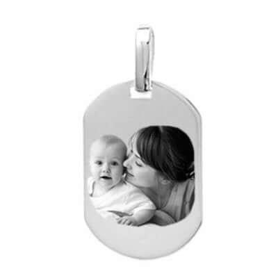 Médaillon tonneau en argent 925 gravé avec photo d'une mère et son bébé, cadeau personnalisé.