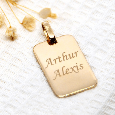 Gravure texte sur un médaillon rectangle