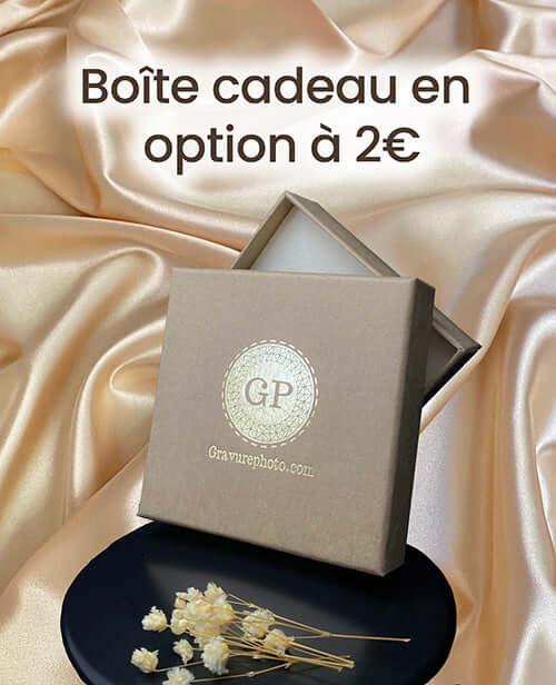 Boîte cadeau GravurePhoto en option, idéale pour pendentif cœur personnalisé en or.