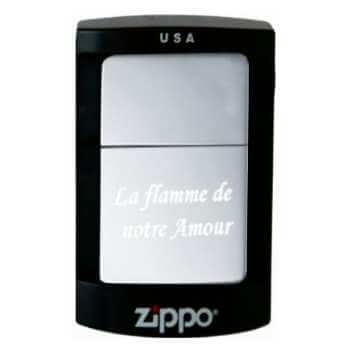 Briquet Zippo gravé avec un texte en idée cadeau personnalisé.