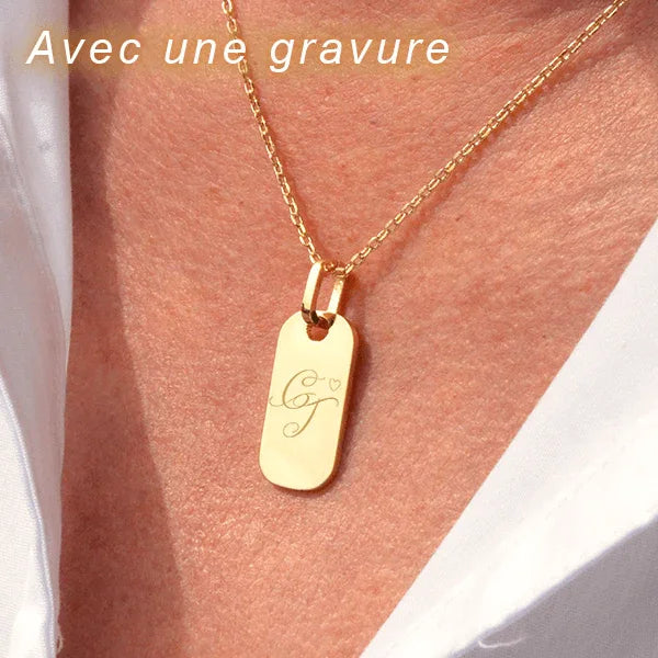Pendentif rectangle plaqué or GravurePhoto porté, gravure élégante sur chaîne dorée
