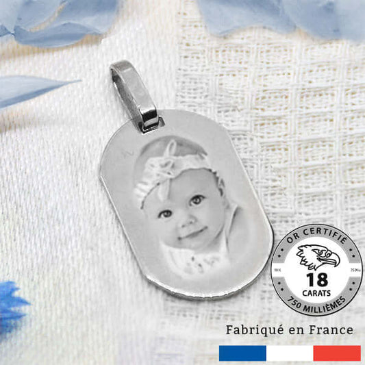 Grand médaillon tonneau or gris 18 carats gravé avec votre photo