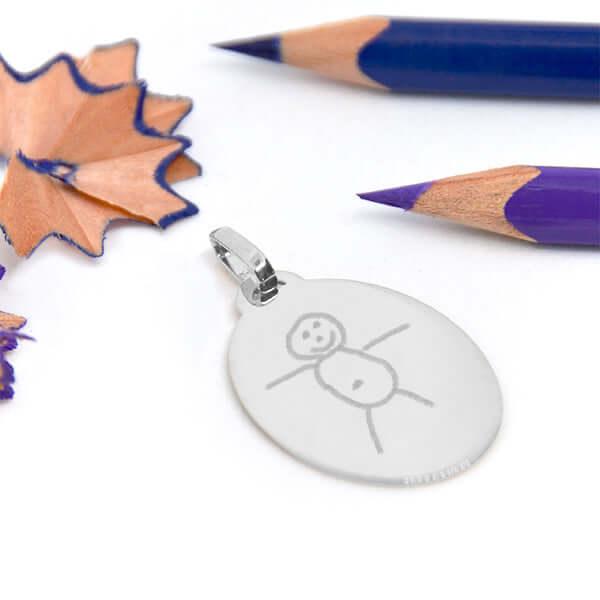 Grand pendentif ovale en argent 925/1000ème gravé avec un dessin d'enfant