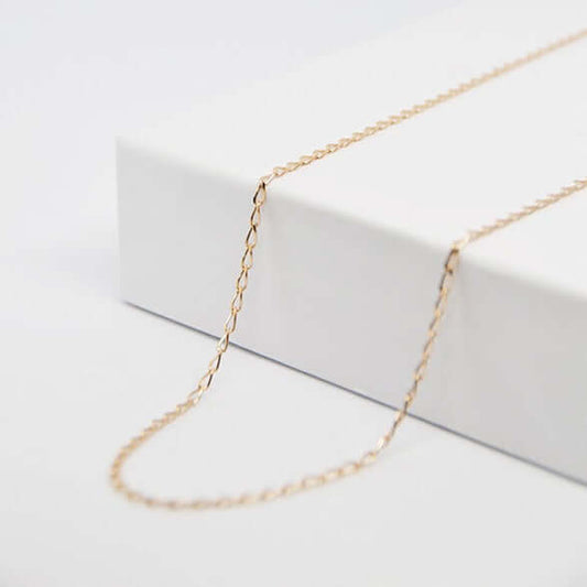 une moyenne chaine plaqué or maille cheval pour offrir un bijou