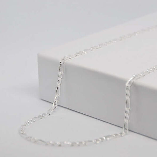 Chaîne en argent 9251000ème maille figaro double pour votre gravure photo