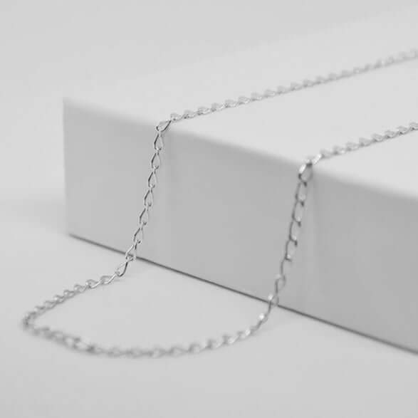 Trouvez votre chaine maille cheval en argent sur gravurephoto.com. 45 cm fine et élégante