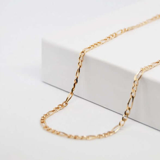 Moyenne chaine plaqué or 750 3MIC figaro triple - 50 cm élégante