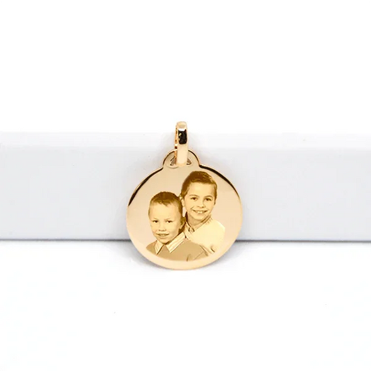 Pendentif cœur personnalisé en or GravurePhoto avec gravure de deux enfants, bijou unique