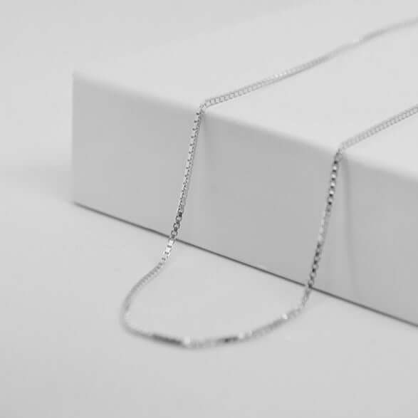 Chaîne en argent maille vénitienne 45cm élégante et originale.