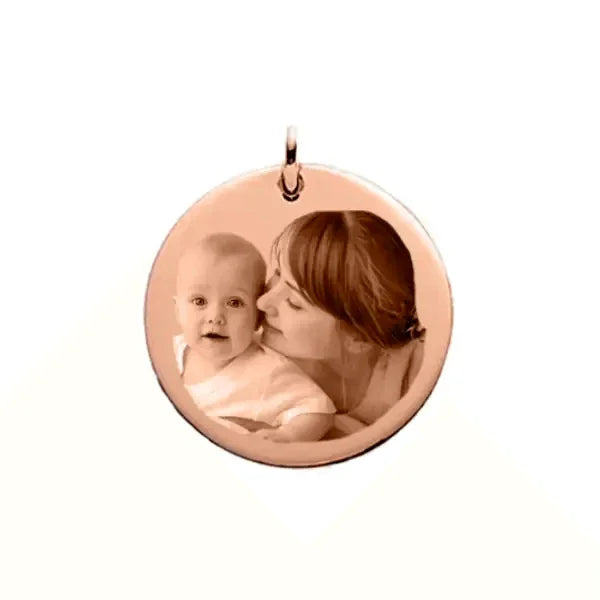 Personalized heart pendant in rose gold Photo Engraving with engraved photo of a mother and her baby
