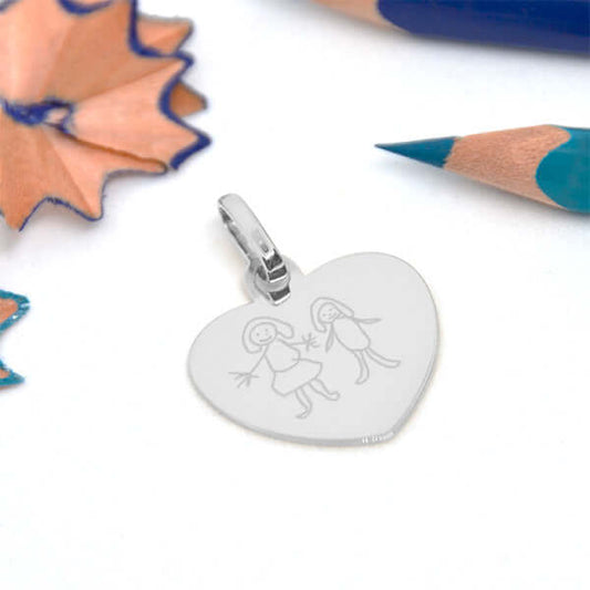 Pendentif cœur argent gravé avec un dessin enfant