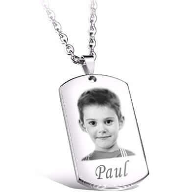 Grabado personalizadoColgante con foto en oro con la foto del niño y el nombre Paul grabado