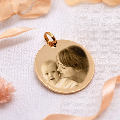Large round gold plated gold medallion engraved with a photo