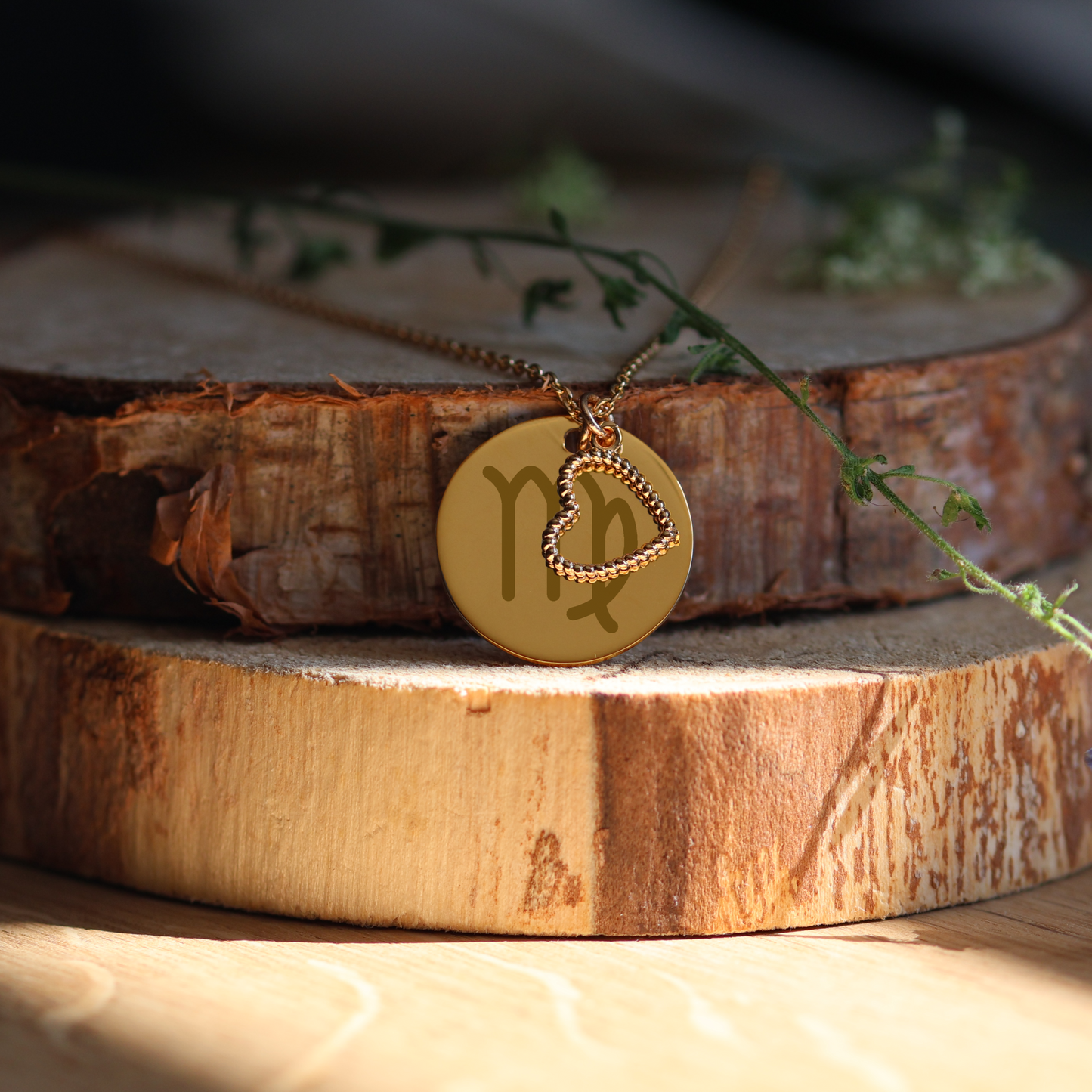 Gold Plated Necklace Engraved with a Pattern