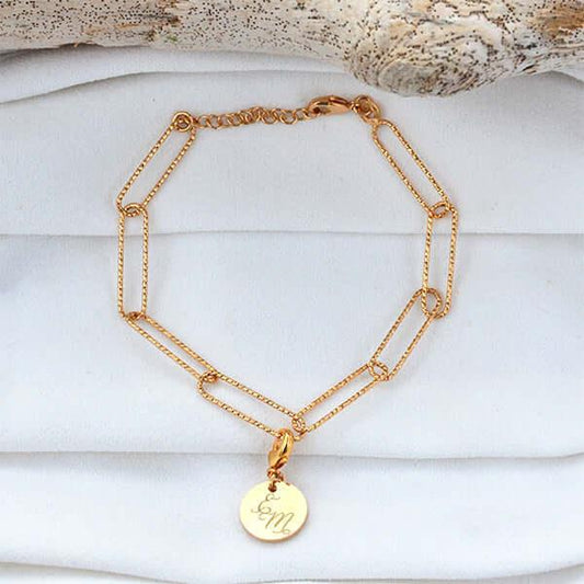 Bracelet chaîne doré avec pendentif cœur personnalisé en or GravurePhoto, bijou élégant.