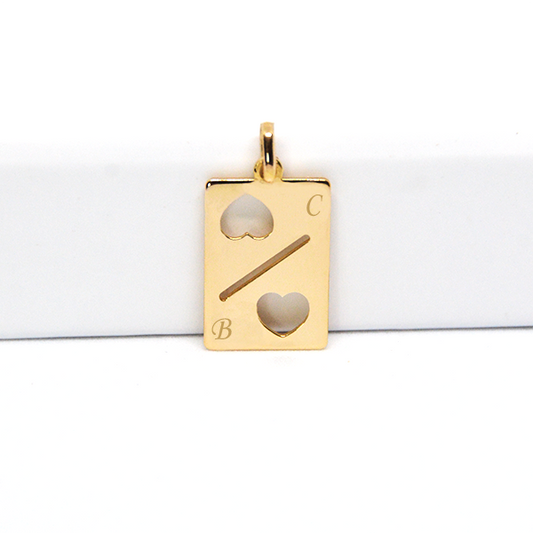 Pendentif rectangulaire avec deux cœurs en plaqué or